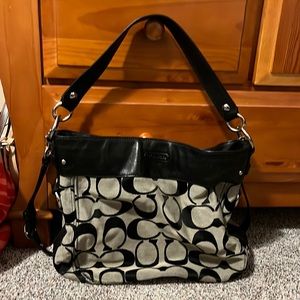 Coach hobo/vintage - medium/large - black and grey.